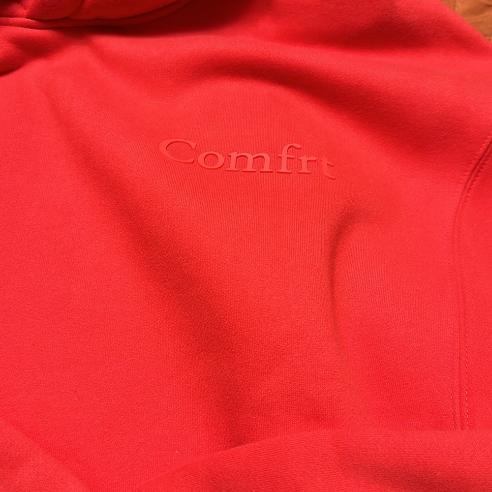 COMFRT SIZE SMALL RED HOODIE